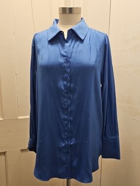 NWT Simply Vera Vera Wang Cobalt Blue Button Front Blouse